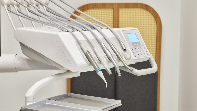 herramientas de trabajo de dentista