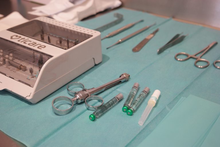 Dentista Arganda, implantes Ticare